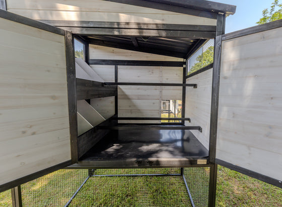 Modern Ultraguard Large Metal Framed Chicken Coop